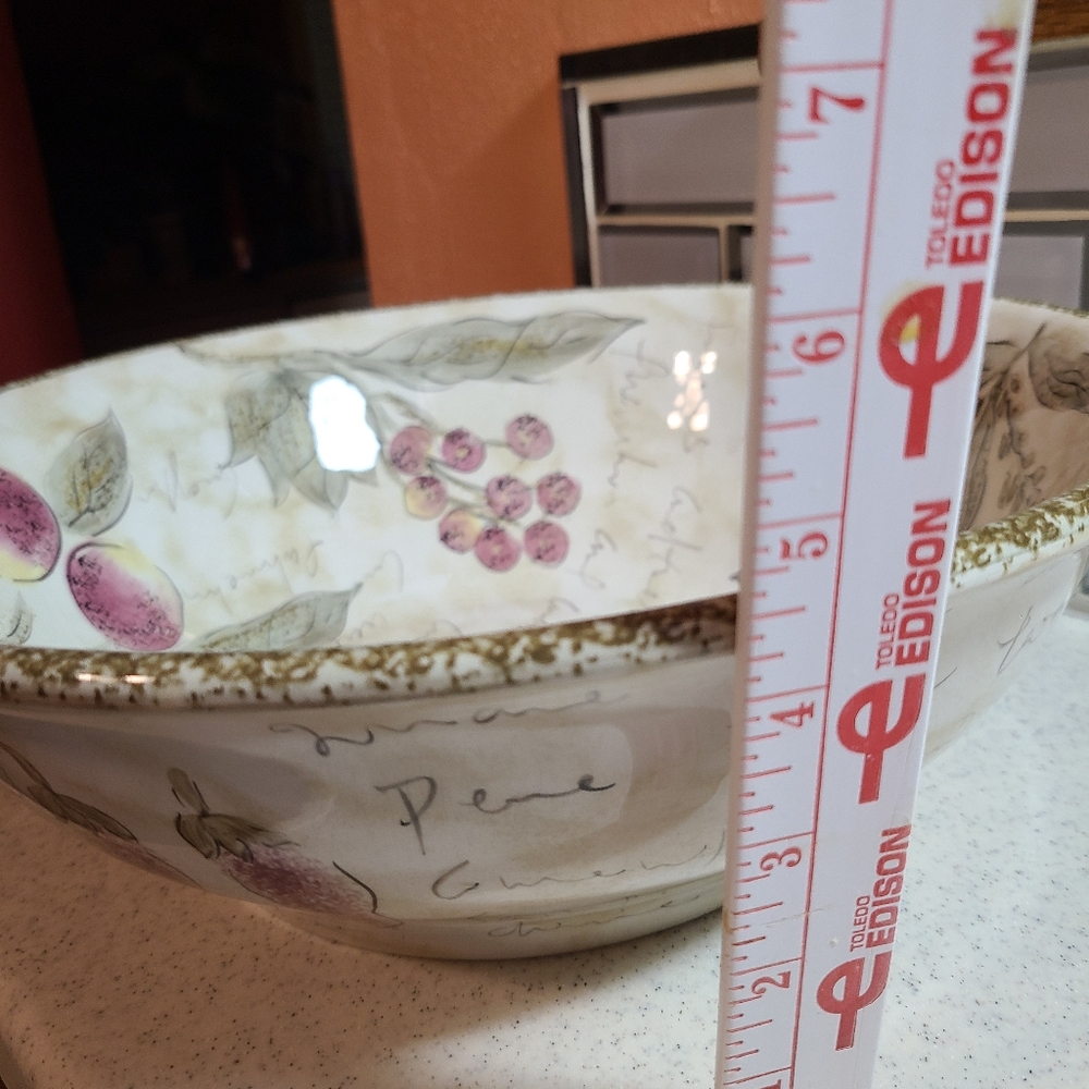 Large Salad Bowl for sale - Picture 3 of 8